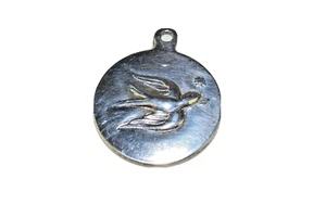 VINTAGE HANDTUCH STERLINGSILBER CHARM PEACE DOVE MIT OLIVENZWEIG 3/4" DURCHMESSER - Bild 1 von 4
