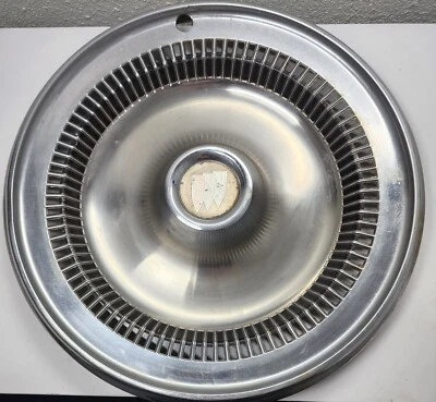 TAMPA DE RODA CALOTA VINTAGE 1973 BUICK APOLLO REGAL ORIGINAL FABRICANTE DE EQUIPAMENTO ORIGINAL G2 - Imagem 1 de 4