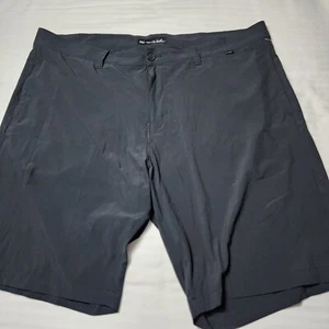 Travis Mathew Shorts Mens 42 Black Hybrid Polyester Athletic Performance Golf - Picture 1 of 10