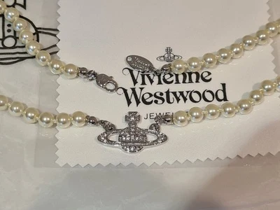 Collar Gargantilla Vivienne Westwood Tono Plata Bajo Relieve Perla Orbe - Imagen 1 de 4