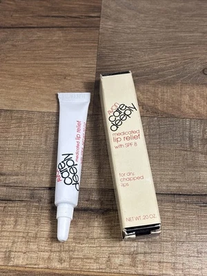 Nuevo de Lote Antiguo 1984 Avon Care Alivio Labial Profundamente Medicado con FPS 8/0,20 oz Nuevo en Caja Foto 1 de 4