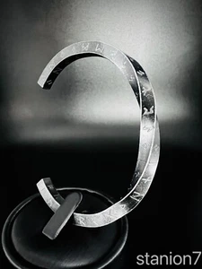 Wikinger Runen Kreis Armreif Edelstahl Schmuck Armband Verdreht Style Biker A127 - Bild 1 von 6