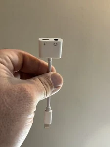 2 In One Lightning Adapter - Picture 1 of 3
