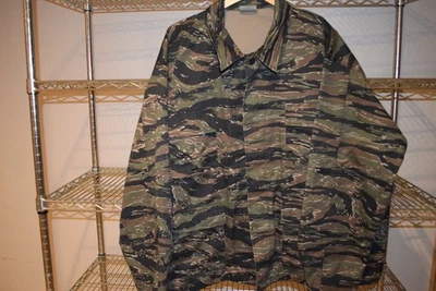 Chaqueta Rothco Usada en Excelente Condición Camuflaje Tigre Rayas Para Hombre 3XL XXXL Foto 1 de 4