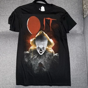 T-shirt horror Halloween taglia small nera nuova con etichetta IT Pennywise 2017 - Foto 1 di 3