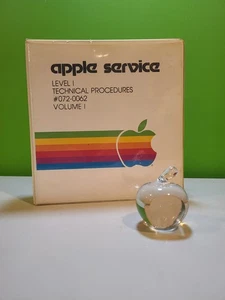 Manuel d'entretien officiel Apple 1985 #072-0062 volume 1 et Crystal Apple 1366 - Photo 1/12