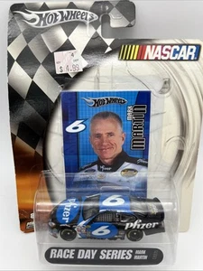 2005 Nascar Hot Wheels Mark Martin Race Day Series Pfizer - Picture 1 of 6