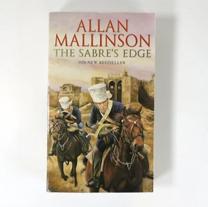 Libro de bolsillo The Sabre's Edge de Allan Mallinson - Imagen 1 de 2