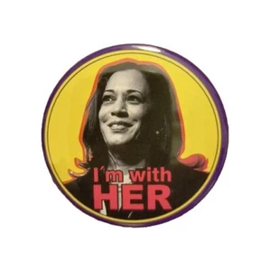 2024 Kamala Harris - 2,25" / "Ich bin bei ihr" Präsidentschaftskampagne Button (Pin08) - Bild 1 von 2
