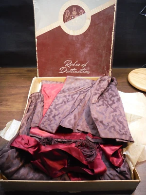 Vintage años 40 marrón granate rayón satinado, ¿seda? Bata chaqueta para fumar Foto 1 de 4