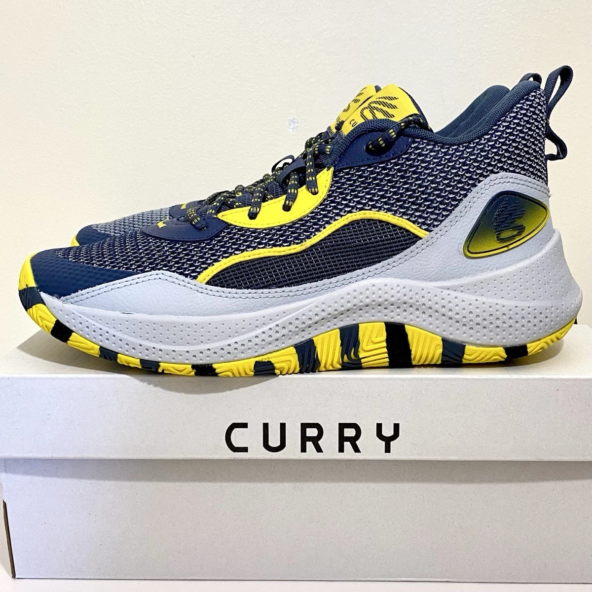 UNDER ARMOUR CURRY Mens Sz 11.5 NEW in Box, 3Z 24 Grey/Yellow