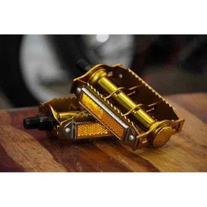 Vintage BMX Bike Pedals 1/2” Flat-Platform Red Chrome Gold Free Ship - Picture 1 of 6