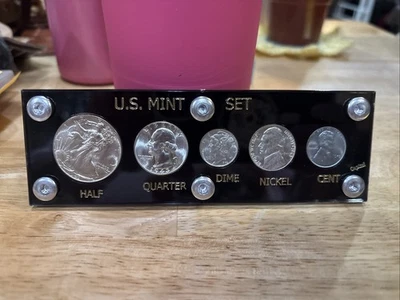 1943 P US Mint Set Brilliant Uncirculated - Image 1 of 2