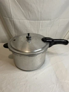 Presto Aluminum Pressure Cooker 01282 8-Quart Complete Pre-owned - Picture 1 of 9