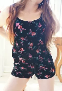 Soft Floral Burnout Black Velvet NWT Cami Top OR Sleep shorts Lencería sz XS-2X - Imagen 1 de 4