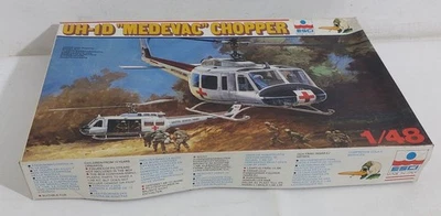 I133316 KIT ESCI 1/48 n. 4052 - Elicottero UH-1D Medevac Chopper - Immagine 1 di 4