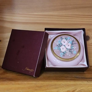 Vintage Beautiful Pink Porcelain Embroidered Trinket Bowl Framecraft - Picture 1 of 7