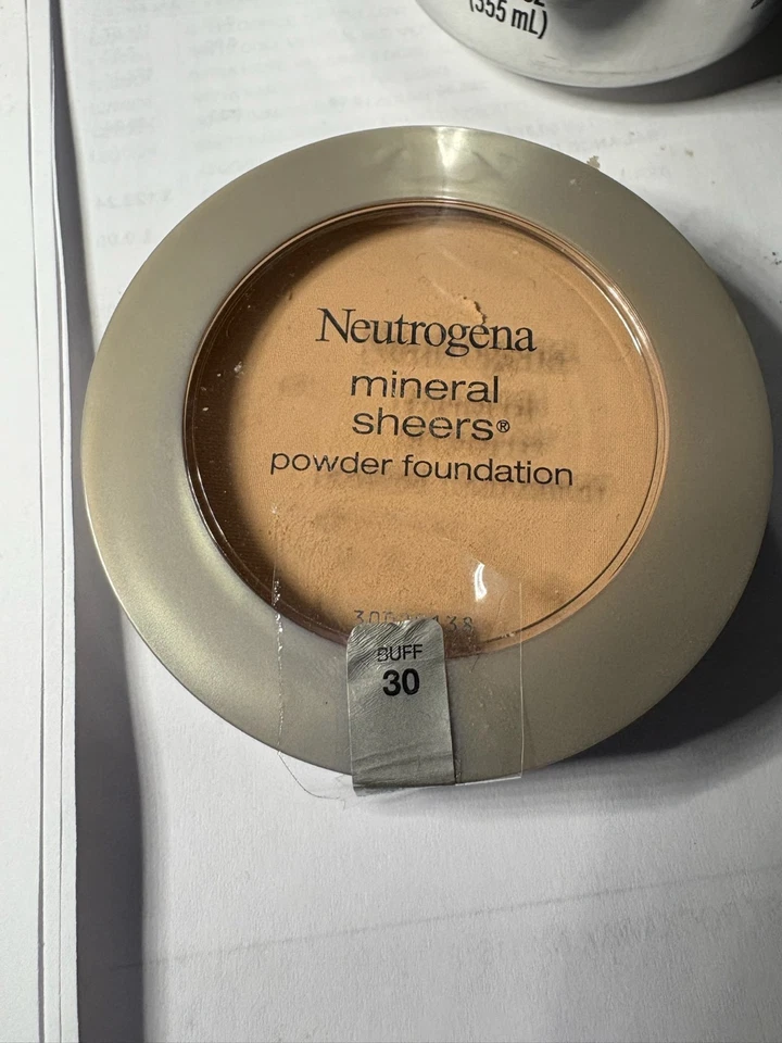 Neutrogena Mineral Sheers Powder Foundation # 30 BUFF - Image 1 of 1