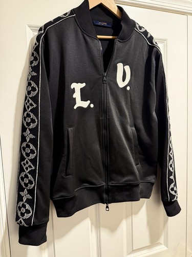 LOUIS VUITTON（LV） Giacca da pista Louis Vuitton monogramma fascia floreale ricamata. Nero Taglia M