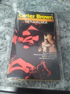 Carter Brown Mystery Signet Paperback Crime Book The Flagellator 1969 - Foto 1 di 1