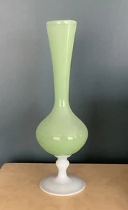 Vintage green Opaline Satin Glass Vase Italian ? Empoli Cristalleria la Toscana - Picture 1 of 7