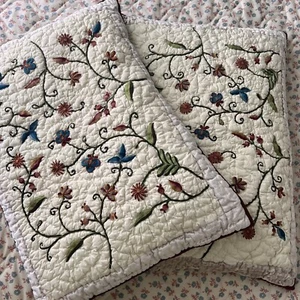 Set of 2 Beautiful Stitched Pillowcase Delicate Flower Details Vibrant Colors - Picture 1 of 5
