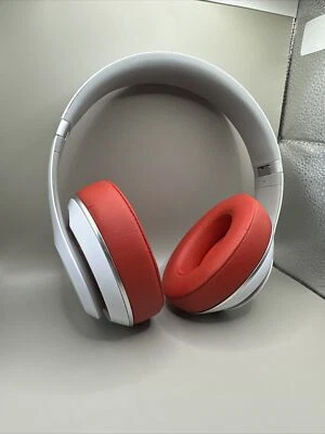 Beats by Dr Dre Studio 2.0 Wired On Ear Headphones B0500 White - Image 1 of 4