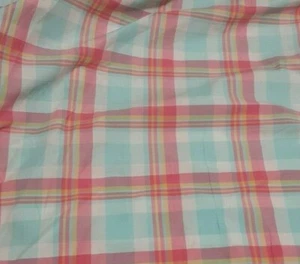 Camisa de tela de polialgodón a cuadros elástica en 2 vías 55" de ancho - Imagen 1 de 6