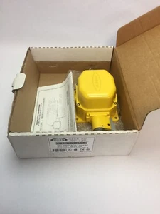 REES 04954-214 CABLE OPERATED SWITCH DOUBLE END LATCH PLATE 25# TRIP FORCE *2NO/ - Picture 1 of 9