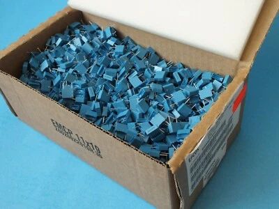 100 Stück EPCOS B32520C3104J Filmkondensatoren 0,1uF 250Volt 5% - Bild 1 von 4