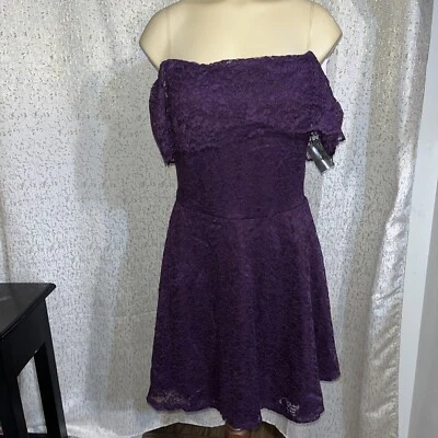Vestido patinador de encaje púrpura línea A de Charlotte Russe, nuevo con etiquetas, talla grande Foto 1 de 3
