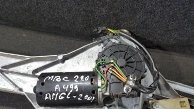 MERCEDES-BENZ S-CLASS 2001 WINDSCREEN FRONT WIPER MOTOR 0390241435 #185148-29 - Image 1 of 4
