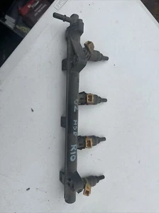 2002 A5D Kia Rio Fuel  Injector Rail A033 - Picture 1 of 1