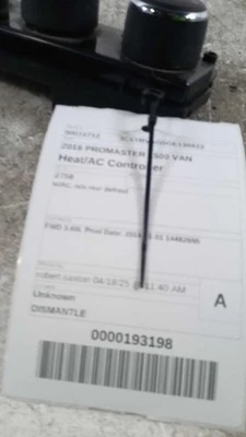 Control de temperatura con CA para furgoneta PROMASTER 1500 14-18 437885 Foto 1 de 3