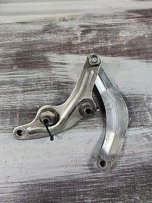 Suportes de montagem para motor Suzuki RMZ250 2016 - 2018 41940-49H30 - Imagem 1 de 3