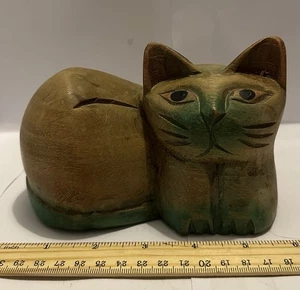 HAND CARVED WOODEN CAT. MEDIUM SIZE - Picture 1 of 3
