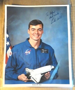 ANDREW ALLEN SIGNED AUTOGRAMM NASA ASTRONAUT SPACE USA - Bild 1 von 4