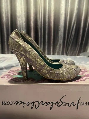 Irregular Choice Original 2005 “Gamuza Floral Cortesana” Lila y Dorado Tacones Florales Foto 1 de 4