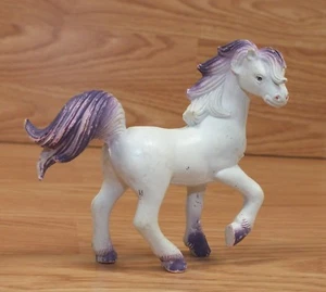 Juguete de caballo blanco púrpura coleccionable de PVC hecho en Hong Kong vintage sin marca **LEER** - Imagen 1 de 5