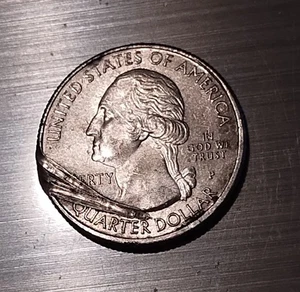 2017 Missouri Quarter Philadelphia Mint VERY UNIQUE - Picture 1 of 2