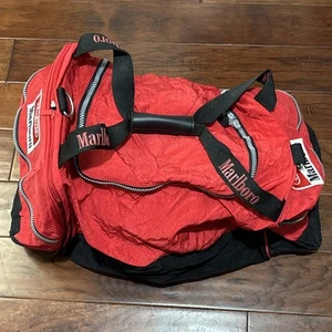 Borsone vintage Marlboro Unlimited Gear rosso anni 90 (bin1) - Foto 1 di 6