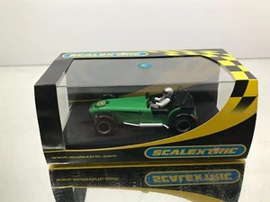 SCALEXTRIC C2589 CATERHAM 7 30th ANNIVERSARY SLOT CAR -GREEN 1:32- GOOD IN BOX - Picture 1 of 10