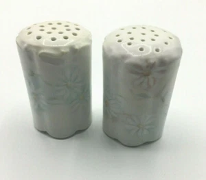 Vintage Porcelain Shaker Bavaria Salt Pepper Flower SB Germany - Picture 1 of 6