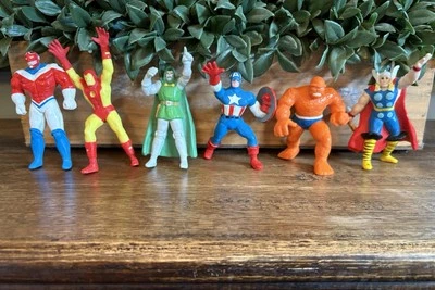 "Lote de figuras de acción vintage de PVC Marvel de 3,75"" de PVC 3,75"" de los años 90" Foto 1 de 4
