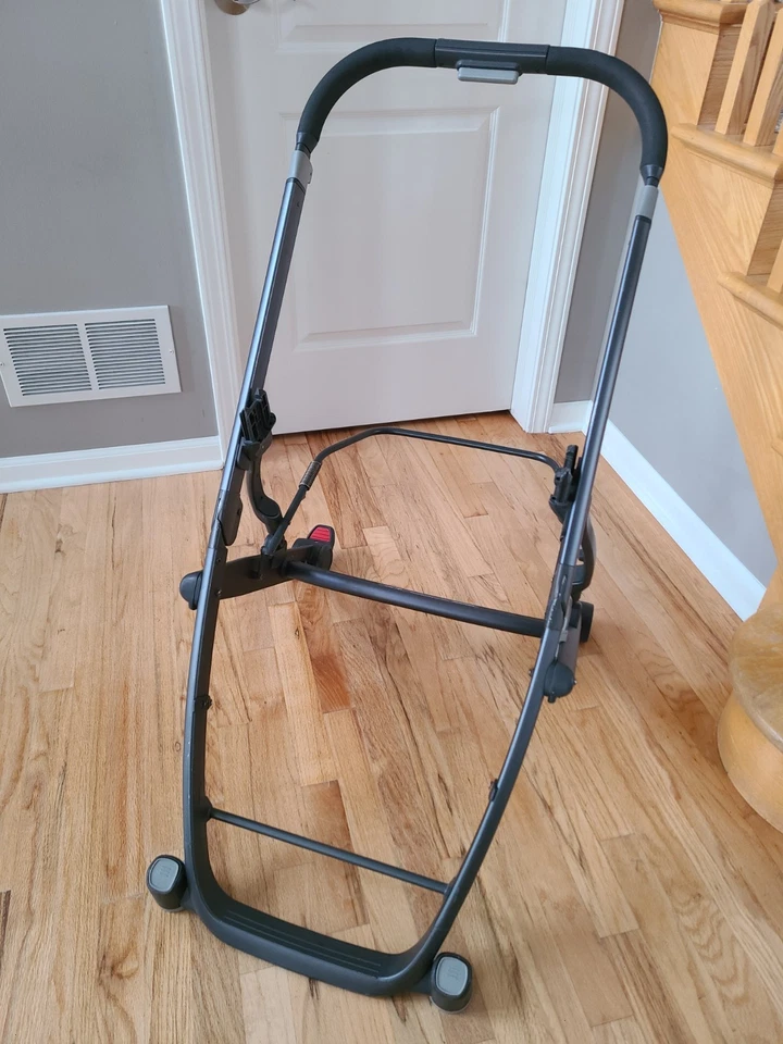 Uppababy UPPA BABY Black carbon Vista V1 frame Very Good condition 2015 +  - Image 1 of 4