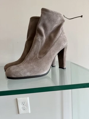 NEW $595 STUART WEITZMAN GLOVE TIE-BACK SUEDE TAUPE ANKLE BOOTS SIZE 8 1/2 M - Image 1 of 4