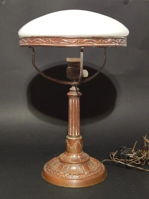 Antigua Lámpara de Mesa Original Elegante Estilo Clásico Bronce y Blanco Opalino Foto 1 de 4