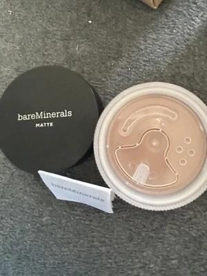 bareMinerals Matte Loose Powder Foundation 8g SPF 15 - 24 Neutral Dark £38.50 - Image 1 of 2