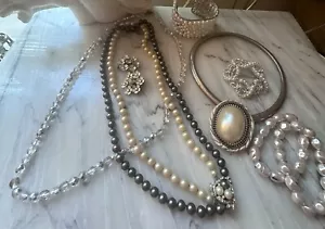Lot of 8 vintage mixed jewelry bracelets brooches necklaces  earrings wearable d - Picture 1 of 9