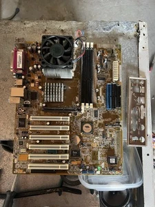 Asus A7V600 Socket A/462 - Bild 1 von 4